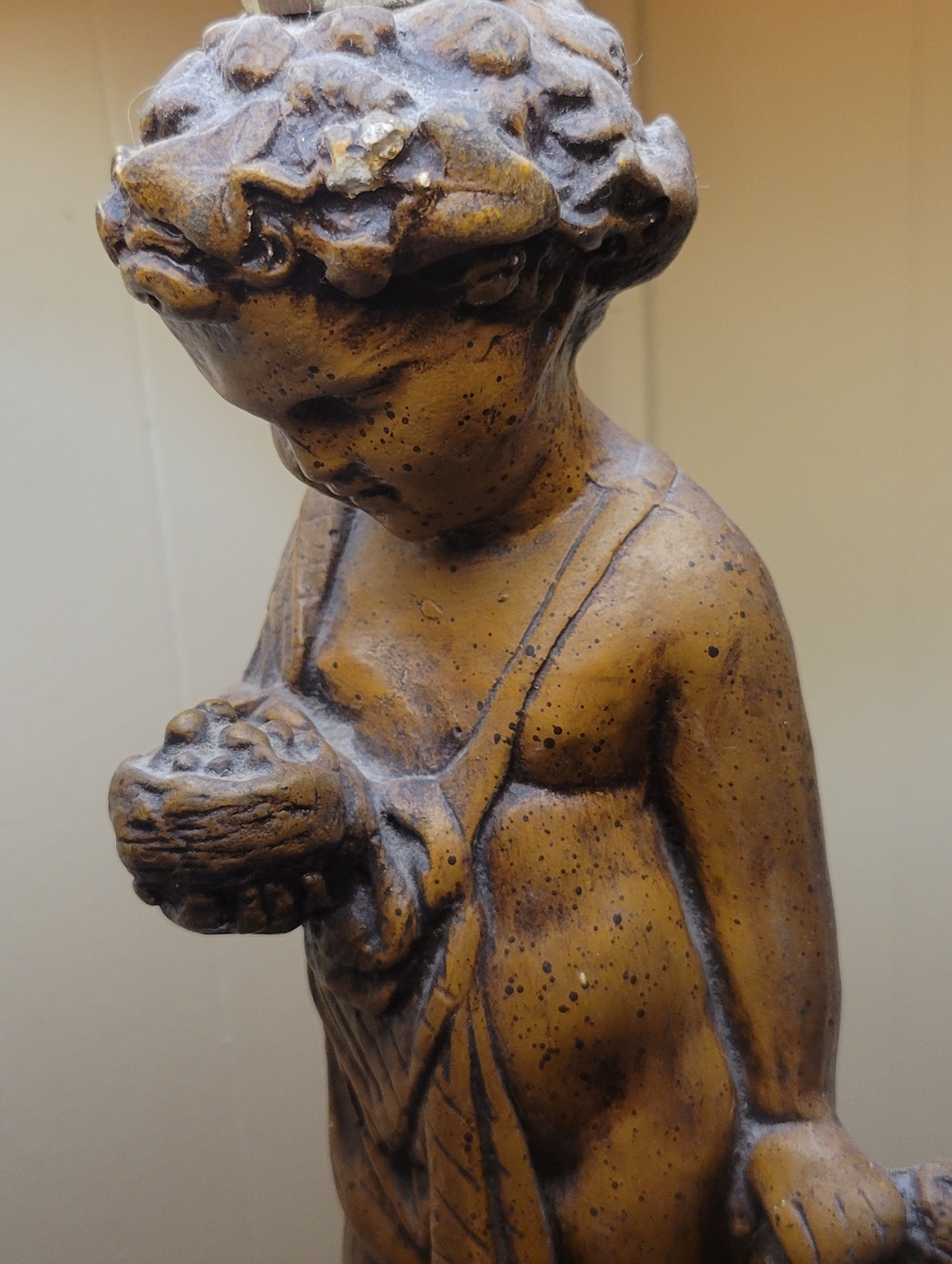 Vintage Cherub Plaster Lamp With Shade - Picture 5 of 8